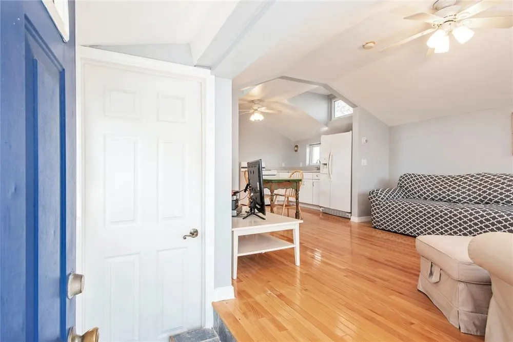 25 B Edgewater Park #25 B Bronx, NY 10465