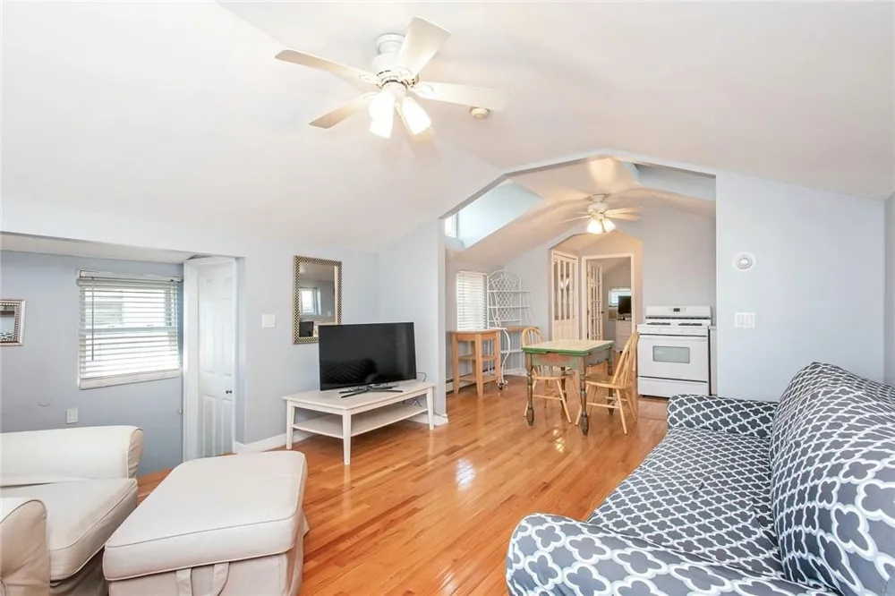 25 B Edgewater Park #25 B Bronx, NY 10465