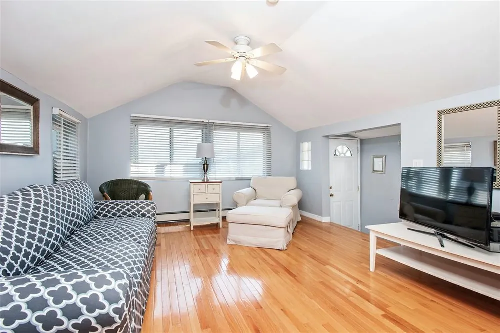 25 B Edgewater Park #25 B Bronx, NY 10465
