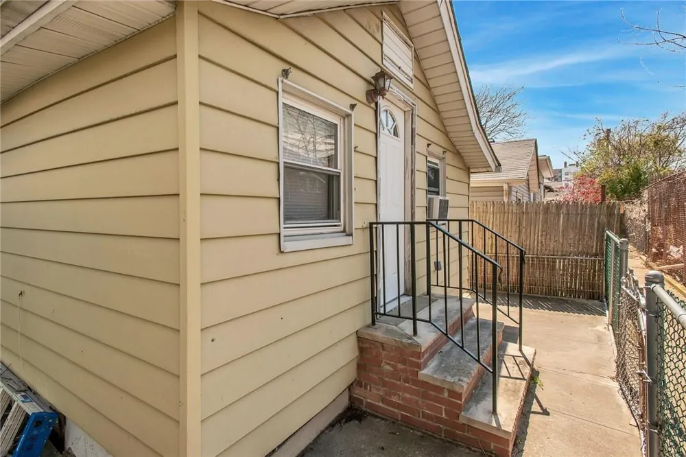 25 B Edgewater Park #25 B Bronx, NY 10465
