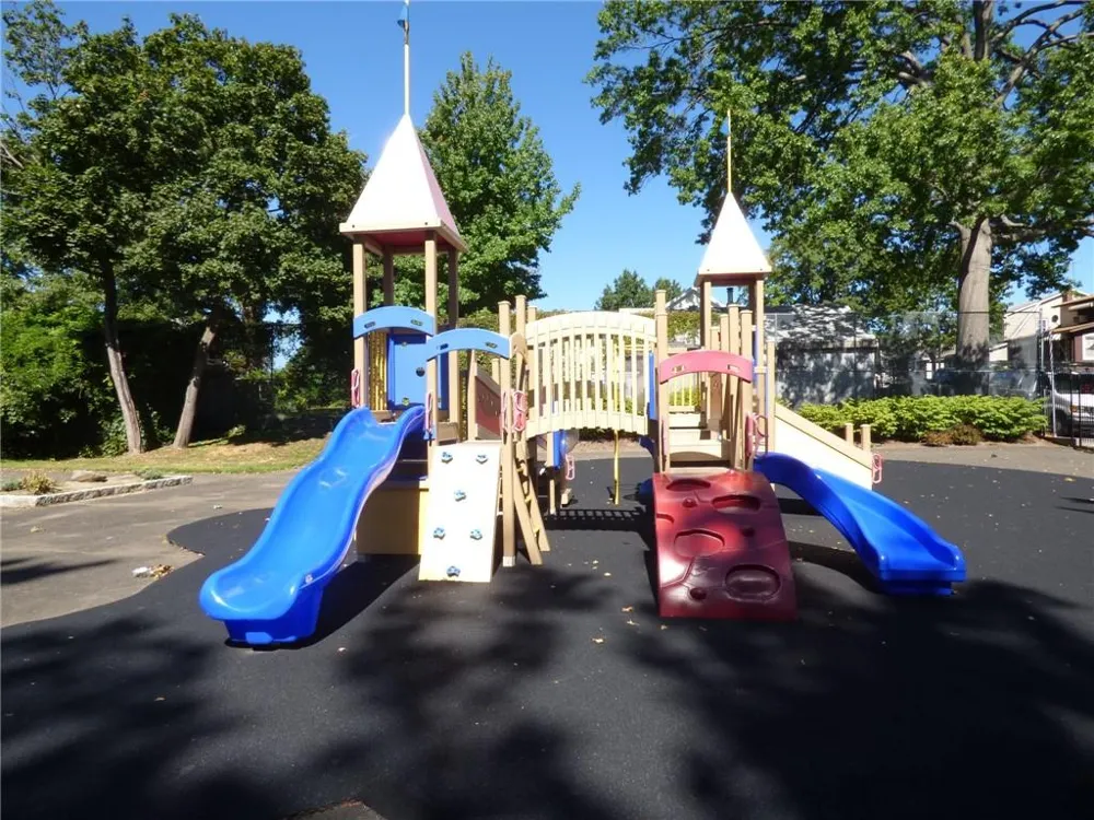 25 B Edgewater Park #25 B Bronx, NY 10465