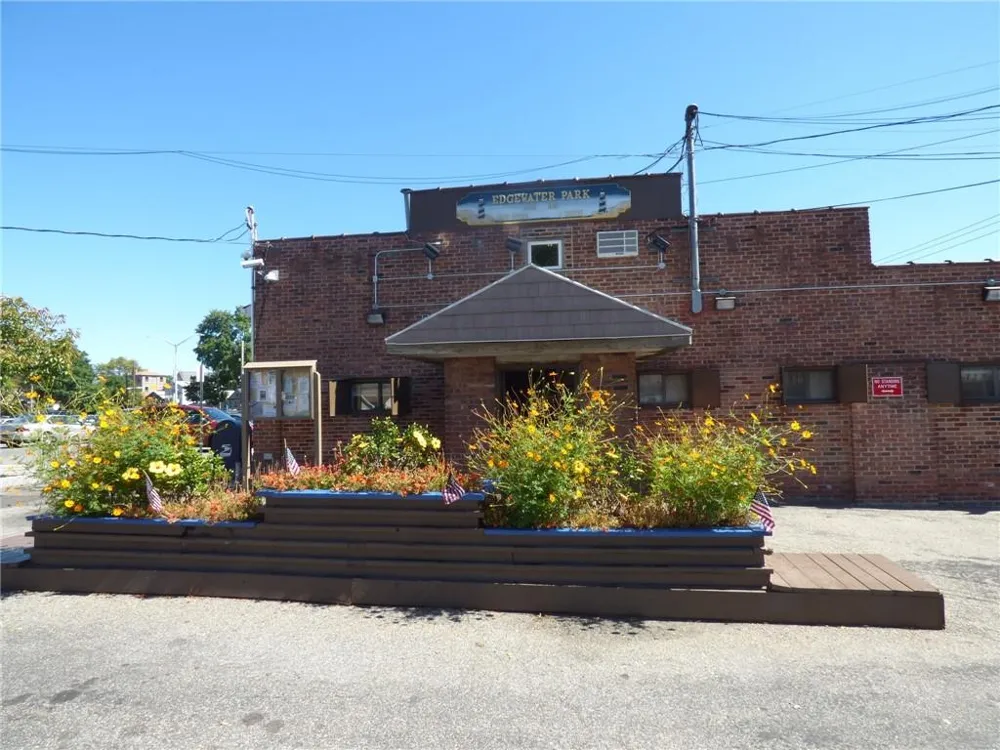 25 B Edgewater Park #25 B Bronx, NY 10465