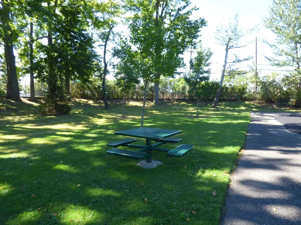 25 B Edgewater Park #25 B Bronx, NY 10465