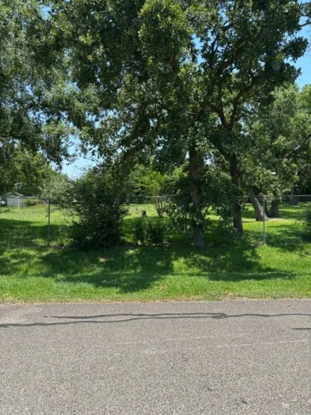 434 S Shady Lt 17c Lane La Porte, TX 77571