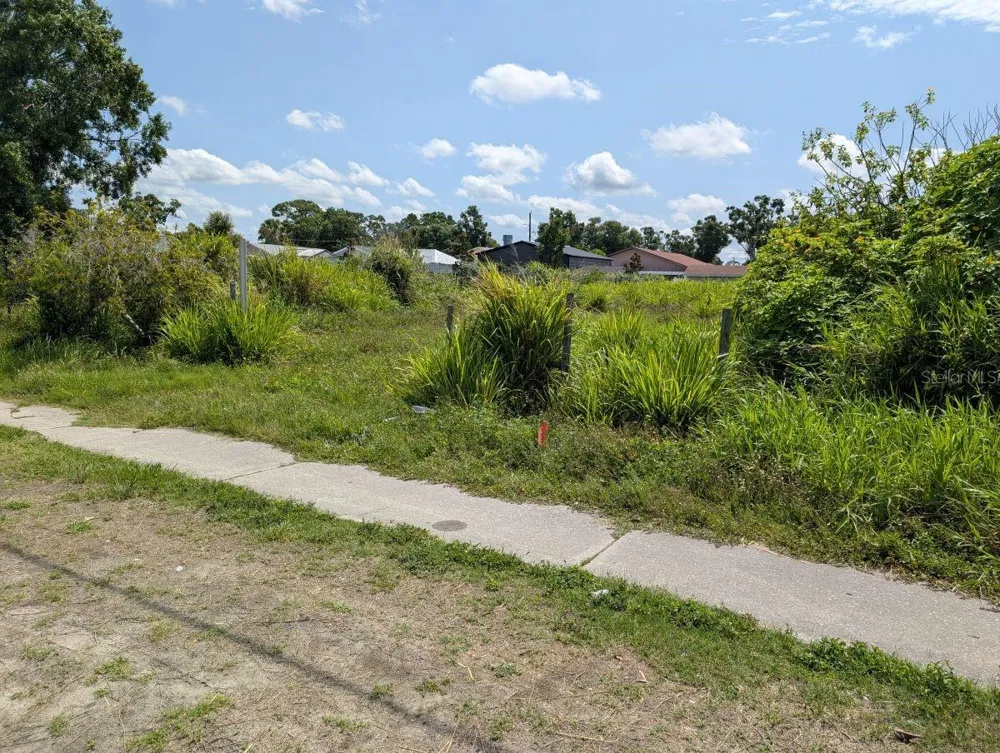 7007 MANHATTAN AVENUE Tampa, FL 33614