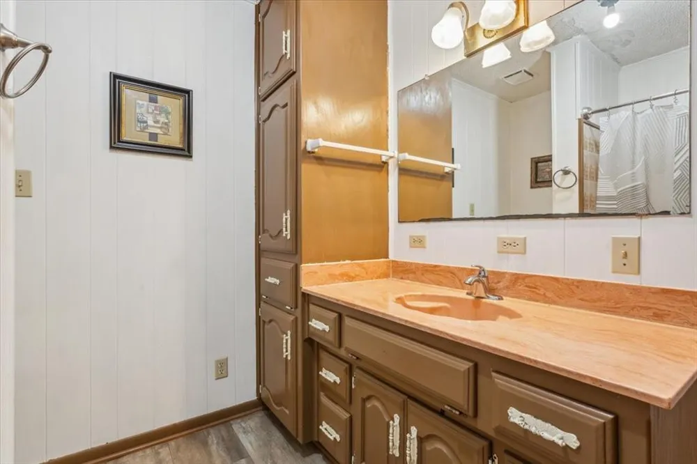 221 County Road 157 Riesel, TX 76682