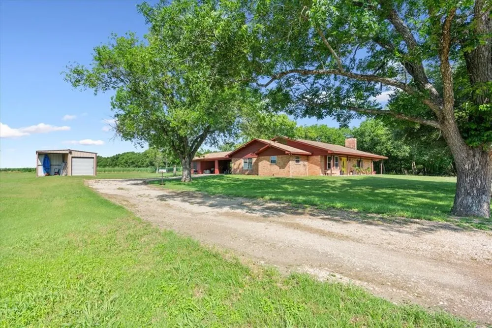 221 County Road 157 Riesel, TX 76682