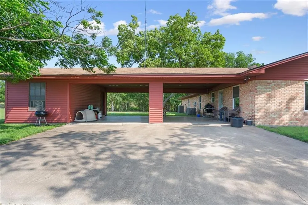 221 County Road 157 Riesel, TX 76682