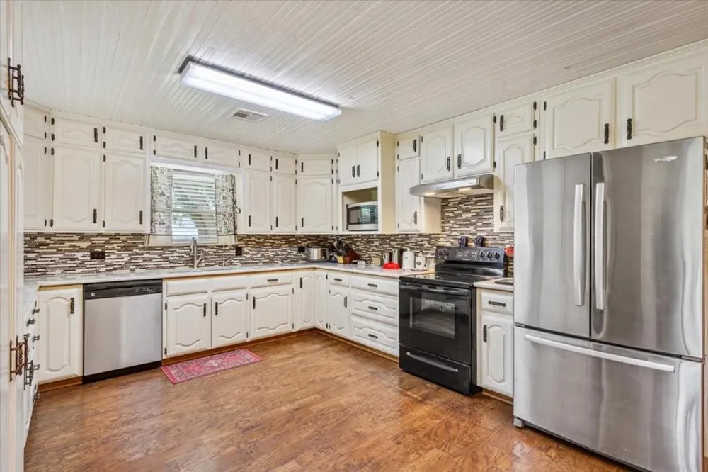 221 County Road 157 Riesel, TX 76682