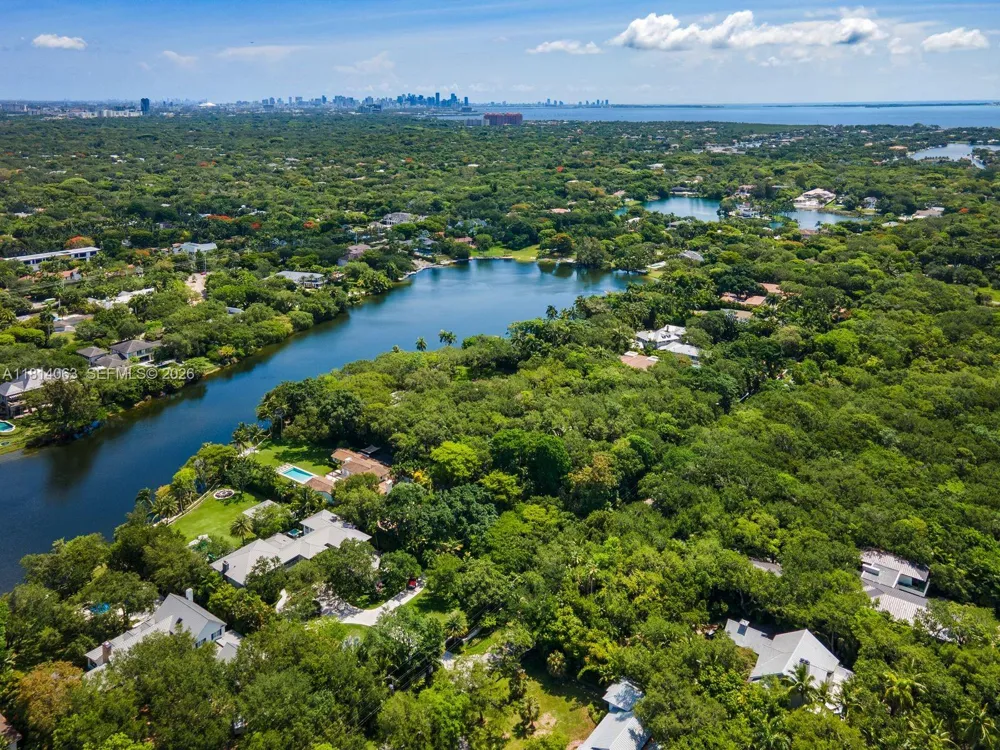 5355 Hammock Dr Coral Gables, FL 33156