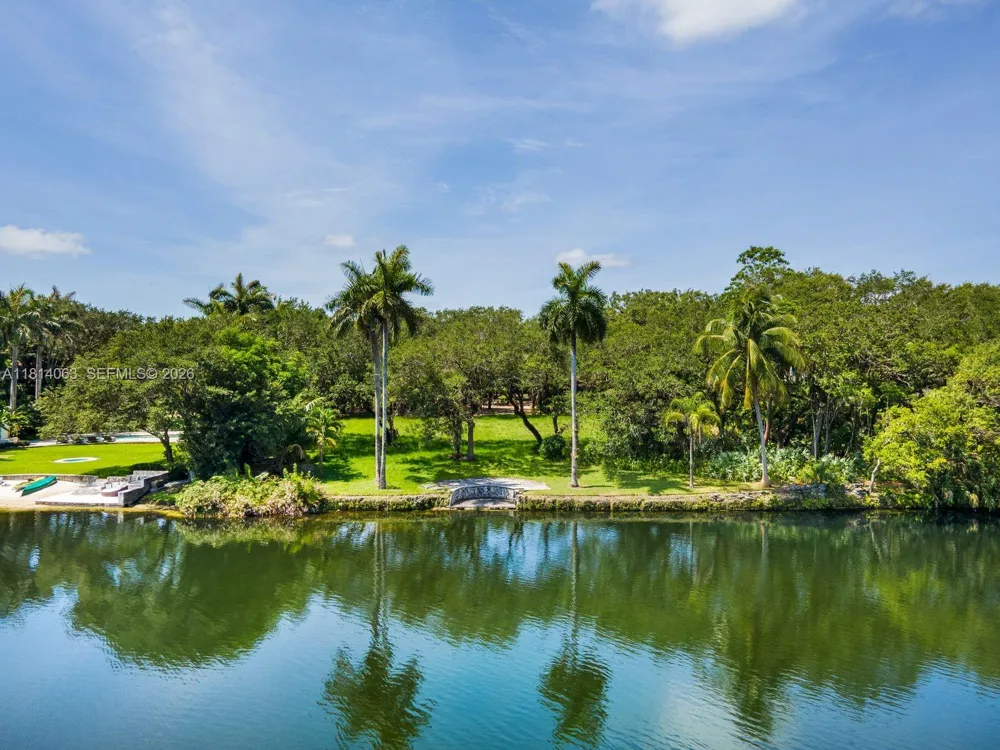 5355 Hammock Dr Coral Gables, FL 33156