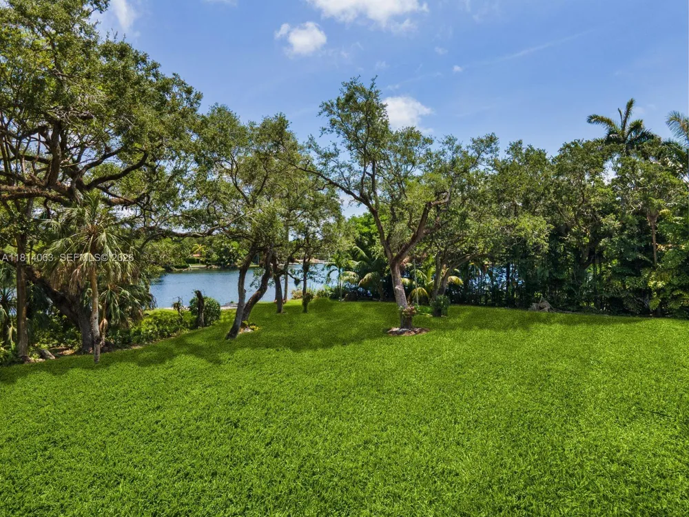 5355 Hammock Dr Coral Gables, FL 33156