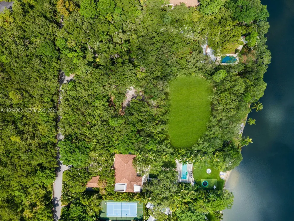5355 Hammock Dr Coral Gables, FL 33156