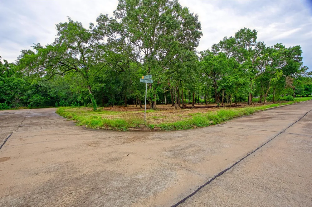 501 Colonial Drive Friendswood, TX 77546