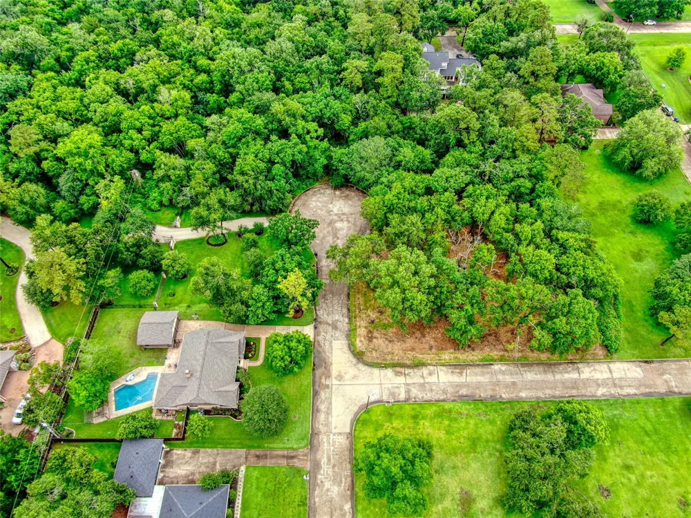 501 Colonial Drive Friendswood, TX 77546