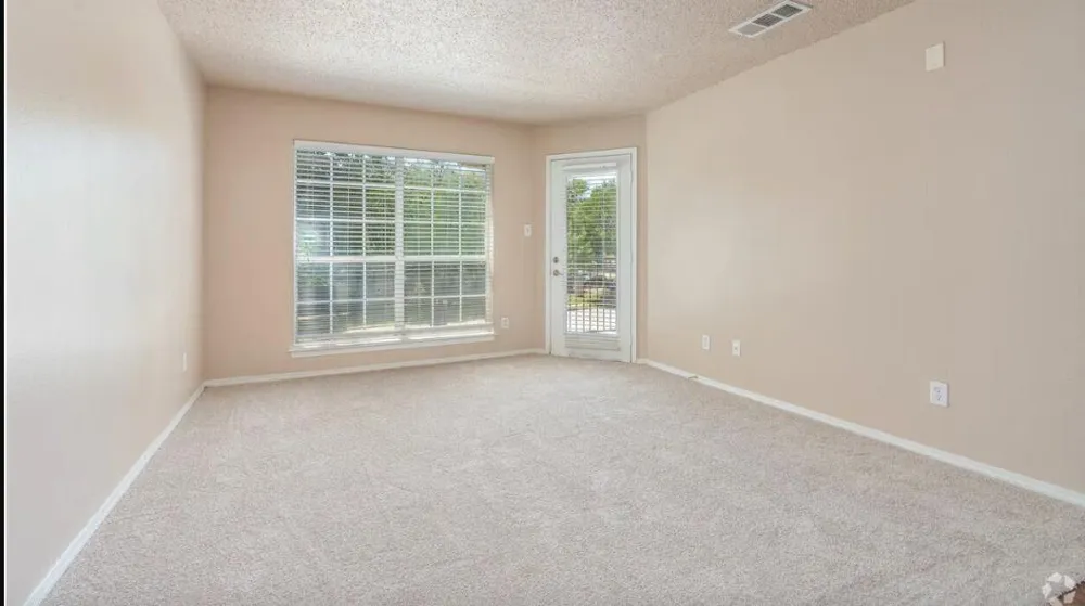 601 E Ash Ln Euless, TX 76039