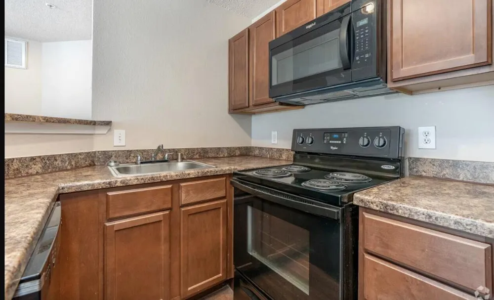 601 E Ash Ln Euless, TX 76039