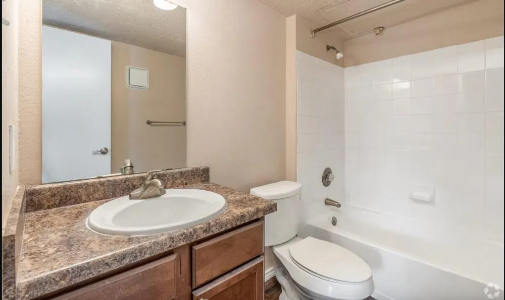 601 E Ash Ln Euless, TX 76039