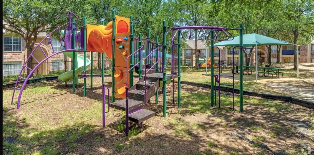 601 E Ash Ln Euless, TX 76039