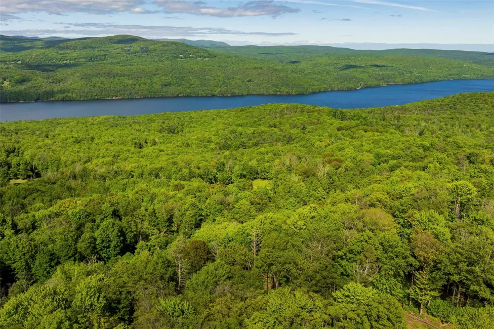 1 Red Rock Road Wawarsing, NY 12489
