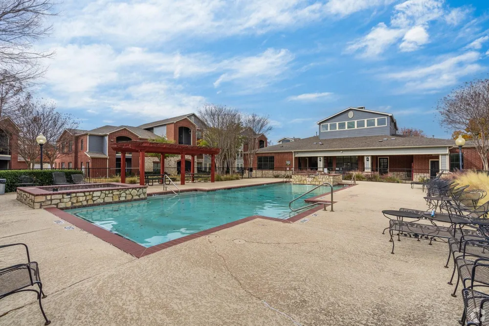 1350 Skyline Rd Grand Prairie, TX 75051