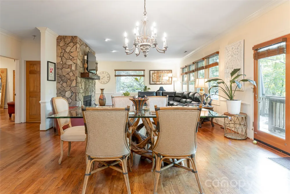 75 Cougar Lane Saluda, NC 28773