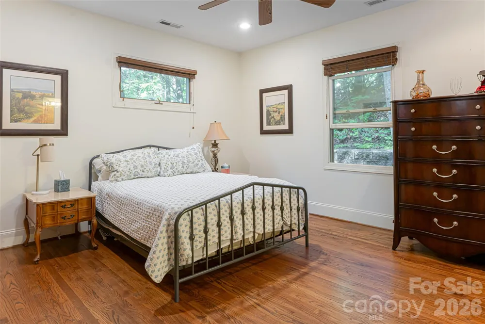75 Cougar Lane Saluda, NC 28773