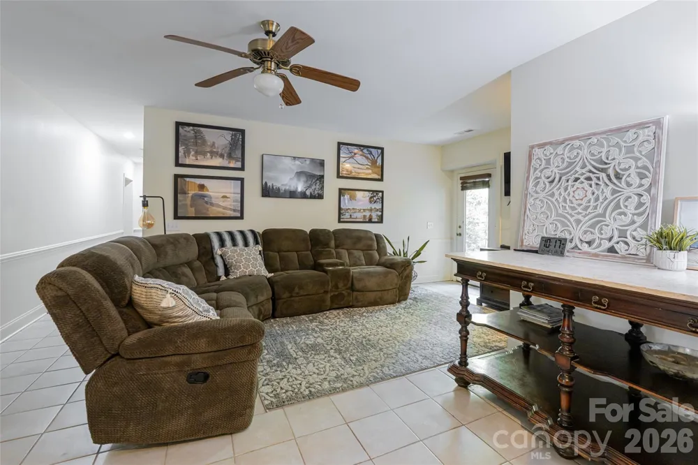 75 Cougar Lane Saluda, NC 28773