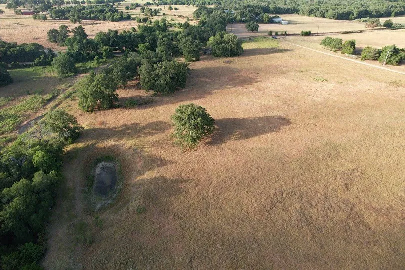 2542 County Road 306 Lexington, TX 78947