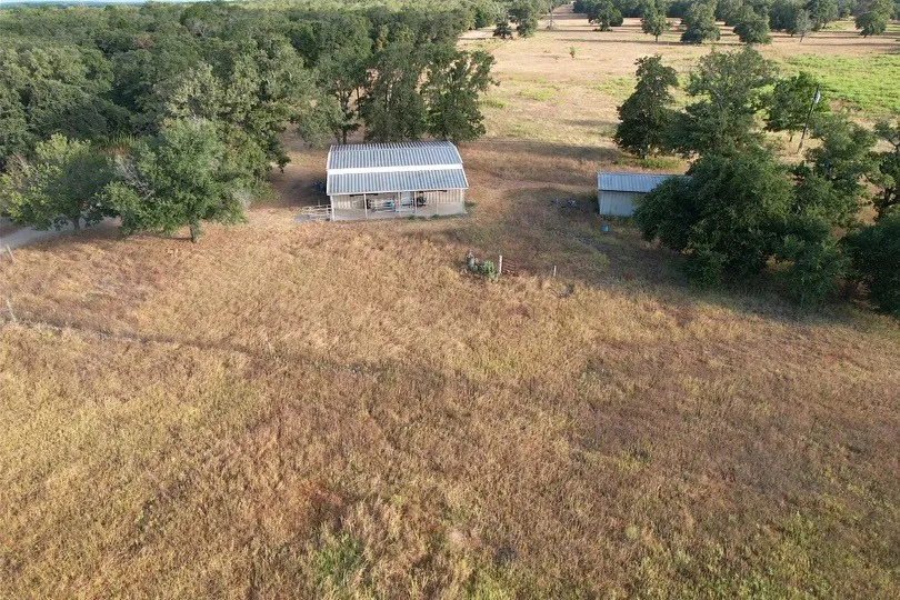 2542 County Road 306 Lexington, TX 78947
