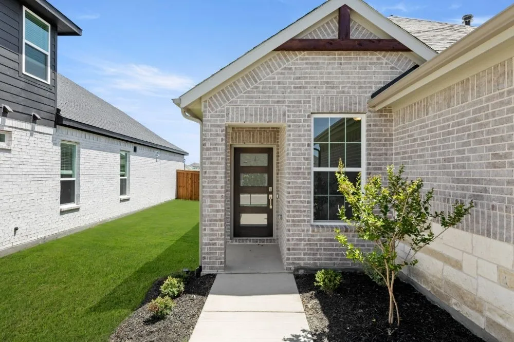 1405 Grove Pond Road Forney, TX 75126