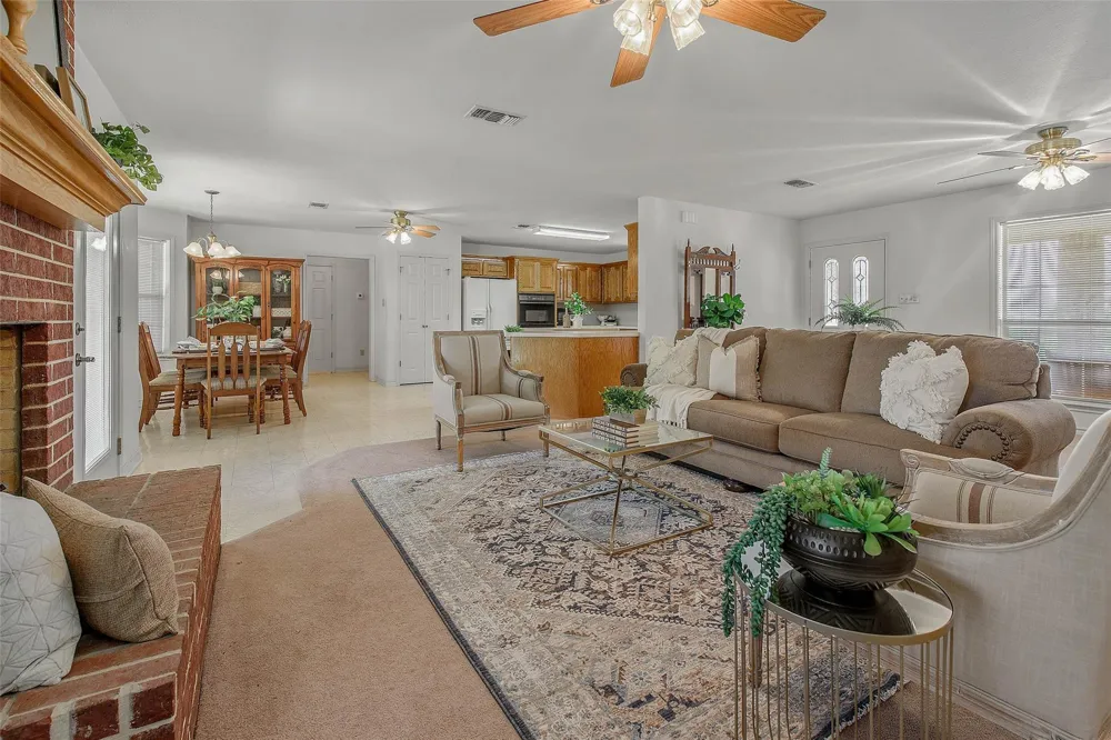 1110 Cr 439 Dime Box, TX 77853