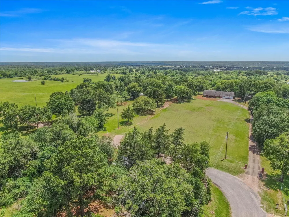 1110 Cr 439 Dime Box, TX 77853