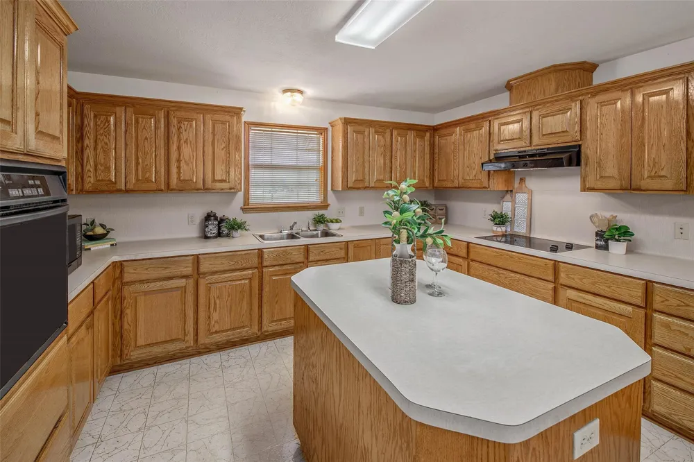 1110 Cr 439 Dime Box, TX 77853