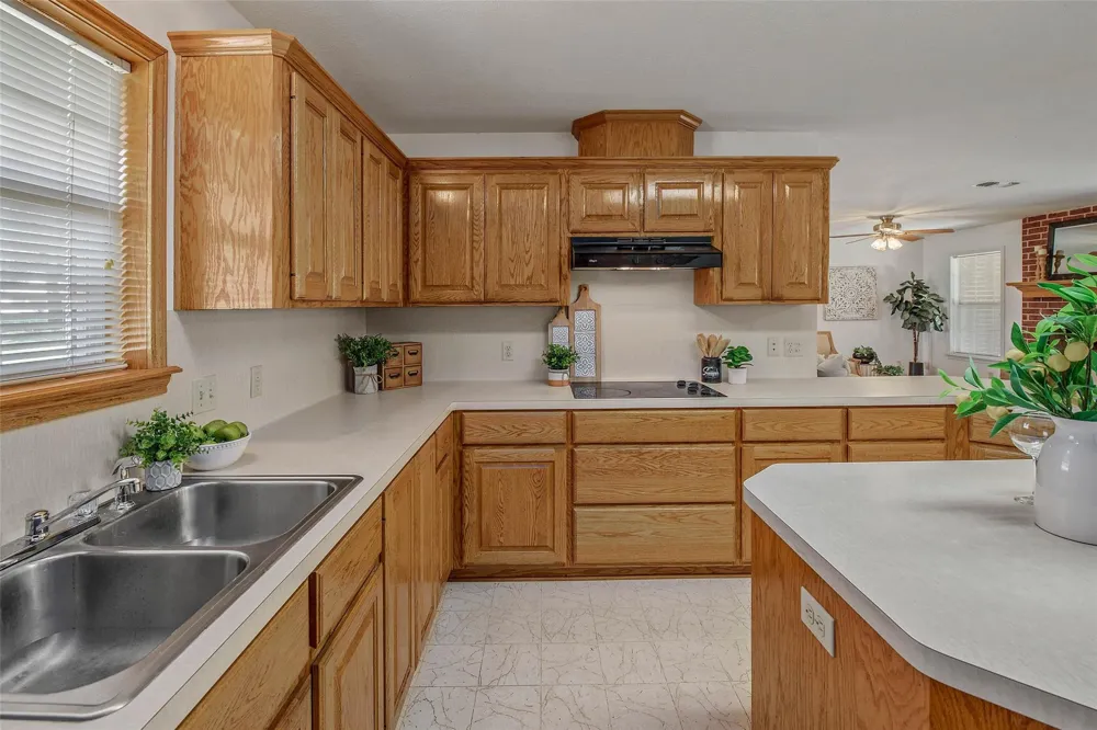 1110 Cr 439 Dime Box, TX 77853