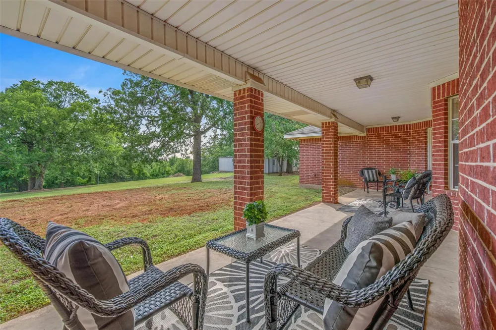 1110 Cr 439 Dime Box, TX 77853