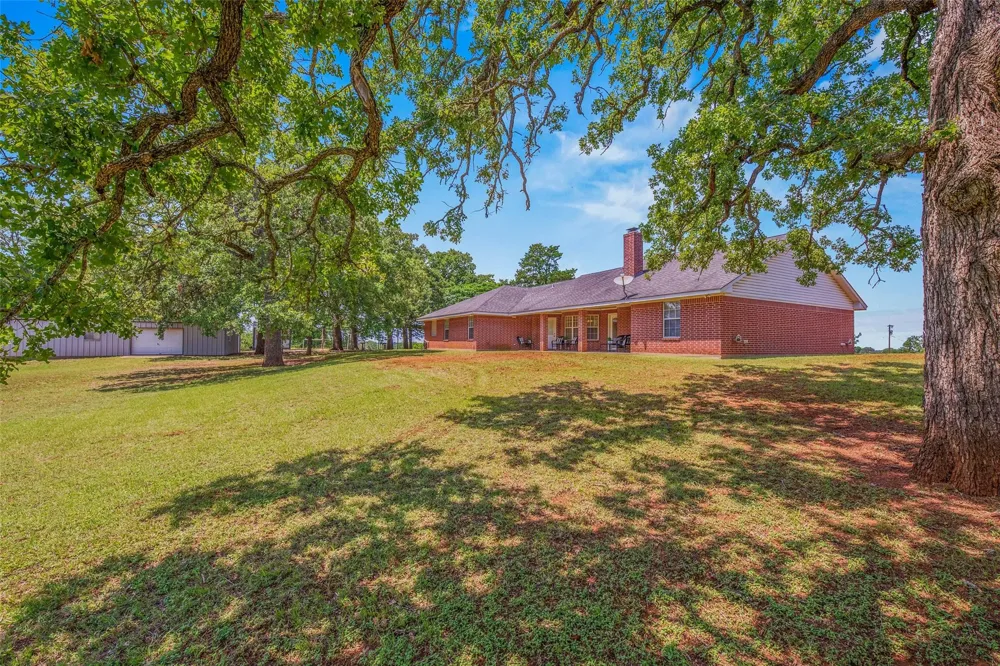 1110 Cr 439 Dime Box, TX 77853