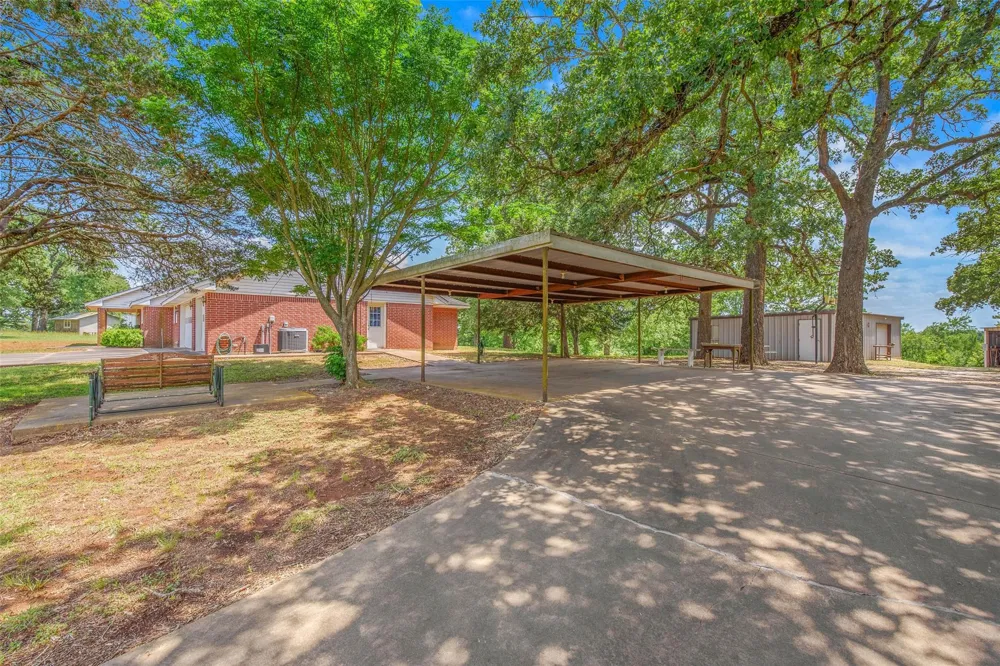 1110 Cr 439 Dime Box, TX 77853