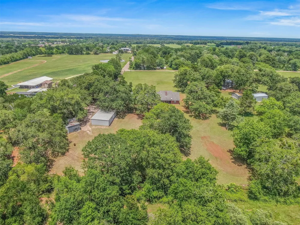 1110 Cr 439 Dime Box, TX 77853