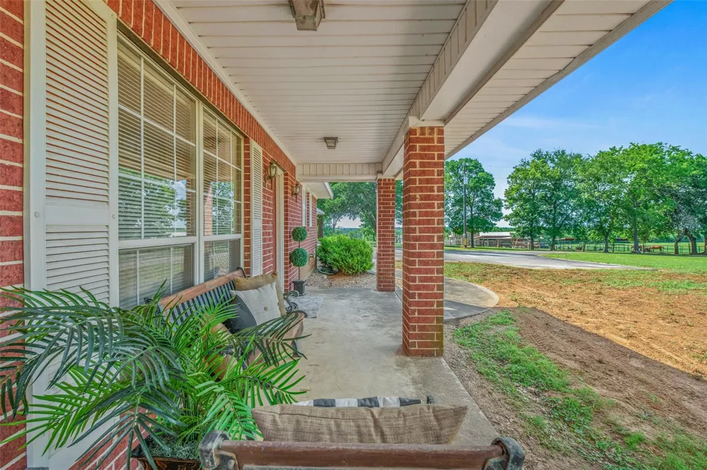 1110 Cr 439 Dime Box, TX 77853