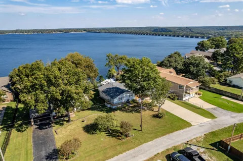 870 Morrow Drive