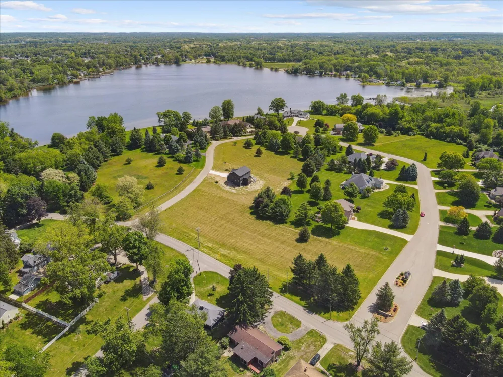 6000 Riverview Drive #5 Jackson, MI 49203