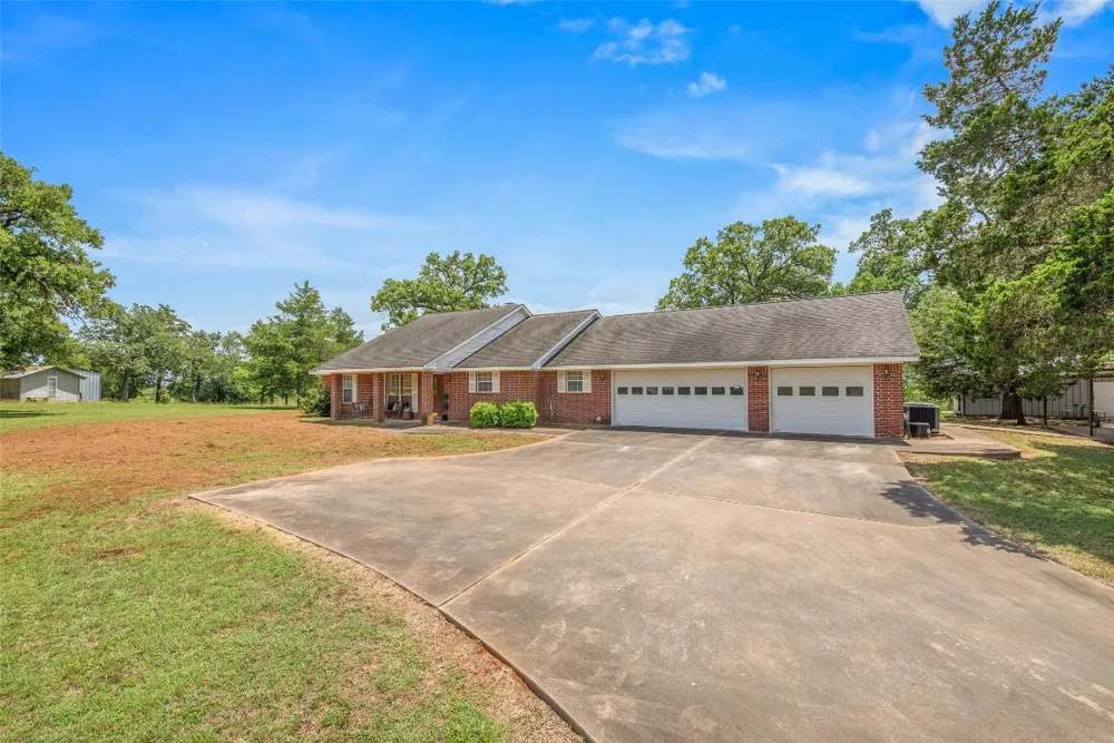 1110 County Road 439 Dime Box, TX 77853