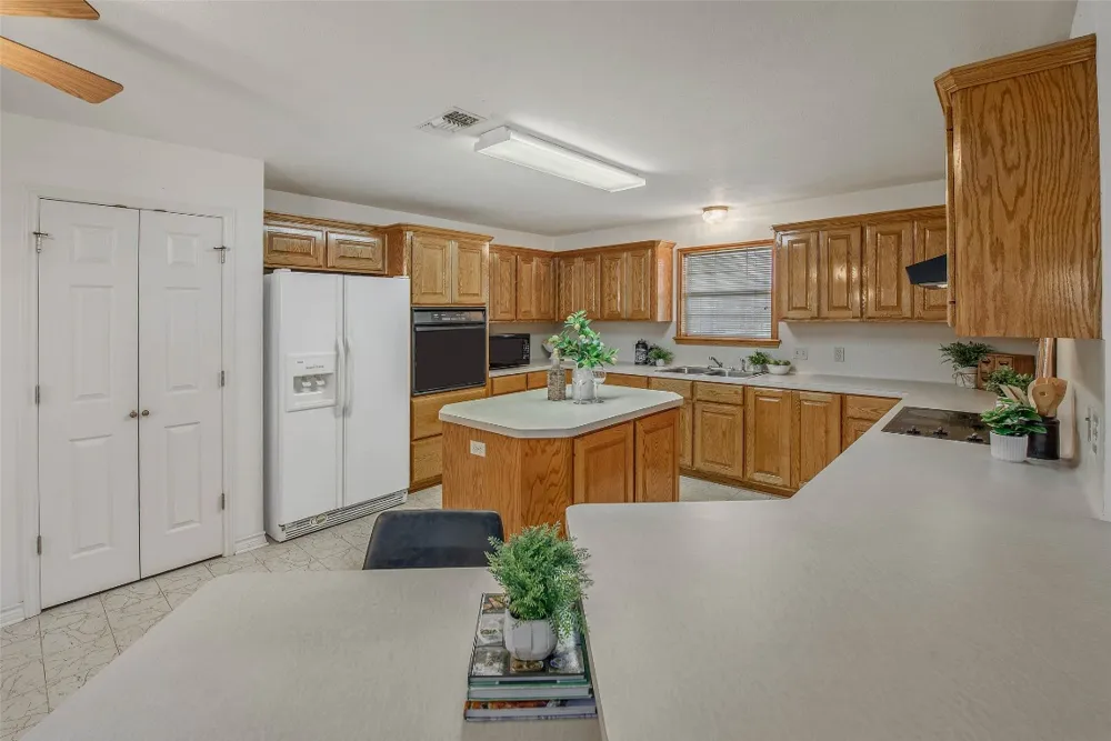 1110 County Road 439 Dime Box, TX 77853