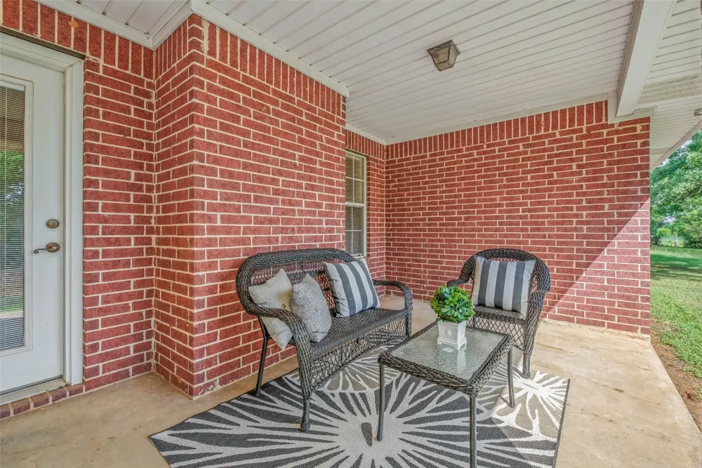 1110 County Road 439 Dime Box, TX 77853