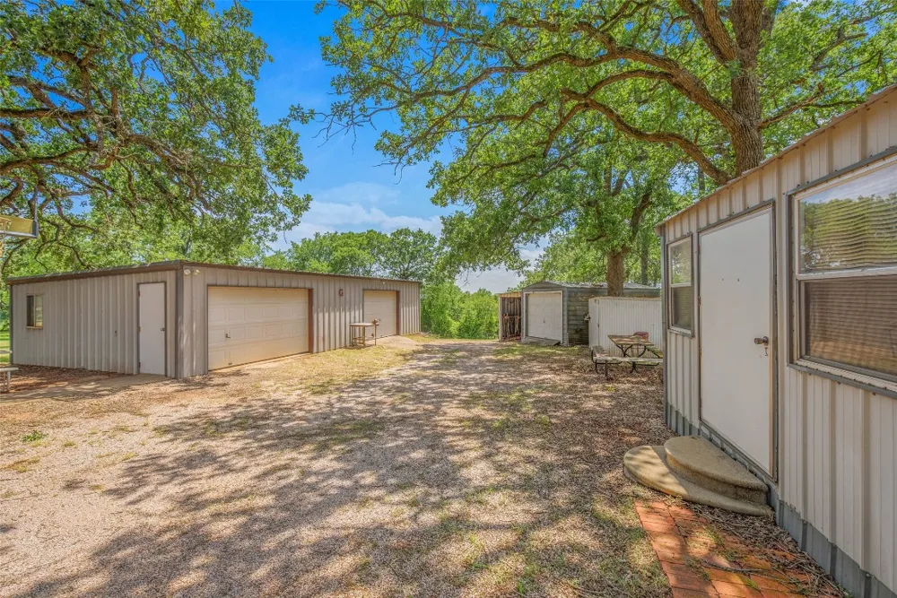 1110 County Road 439 Dime Box, TX 77853