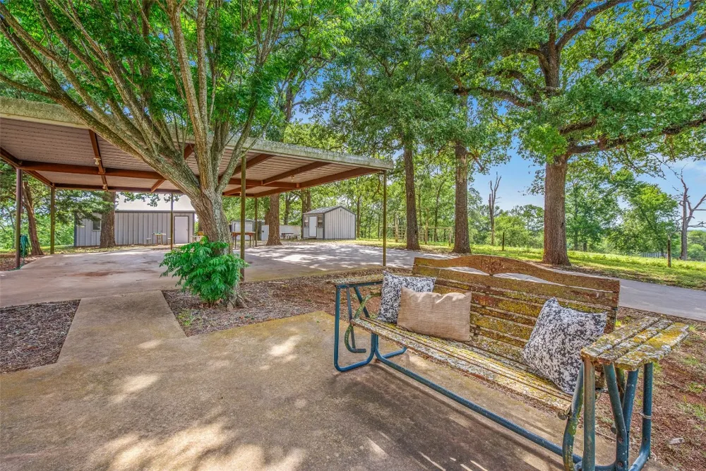 1110 County Road 439 Dime Box, TX 77853