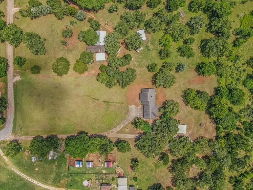1110 County Road 439 Dime Box, TX 77853