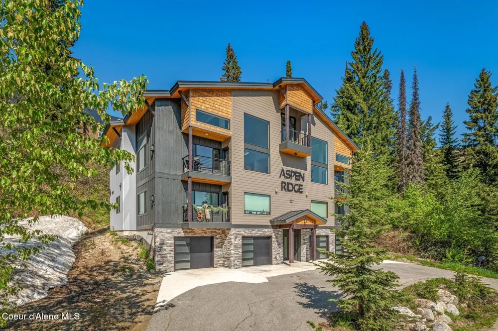 227 Crystal Springs Rd ## 3 Sandpoint, ID 83864