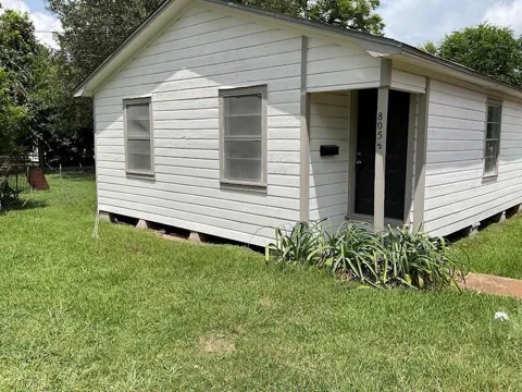805 E Calhoun Street